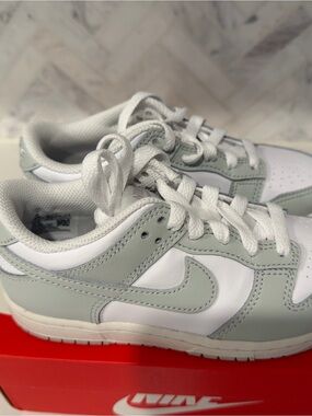 Nike Kids Low-Top Sneakers in White and Light Green